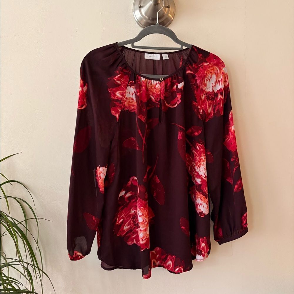 New York and Company Floral Women's Top - Red and Black Size Large
